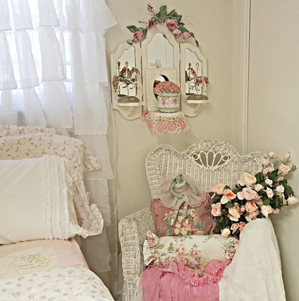 Friday Frivolity featured post - Penny's Vintage Home