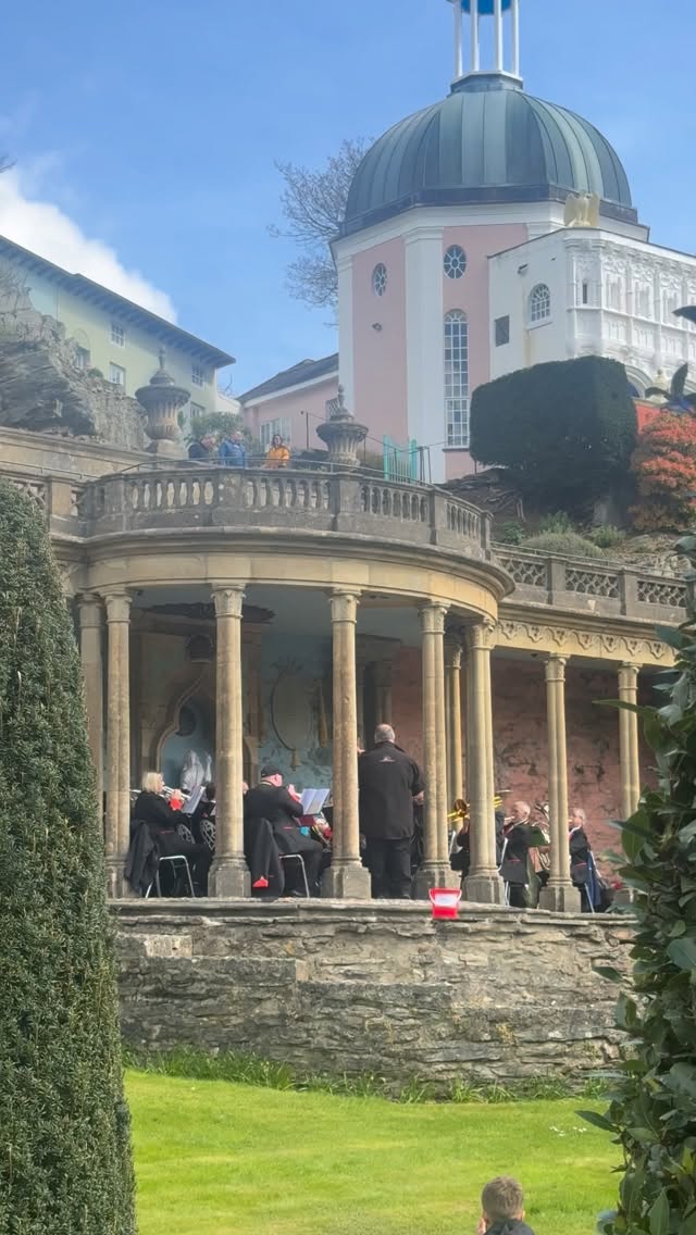 Trip over to Portmeirion today to see the Oakeley Band play. My little brother is in the band so had to go support the family! We sat outside listening to the band, had chips and ice cream. The weather behaved as well. 

#Portmeirion #OakeleyBand #seindorfyroakeley #eryri #snowdonia360